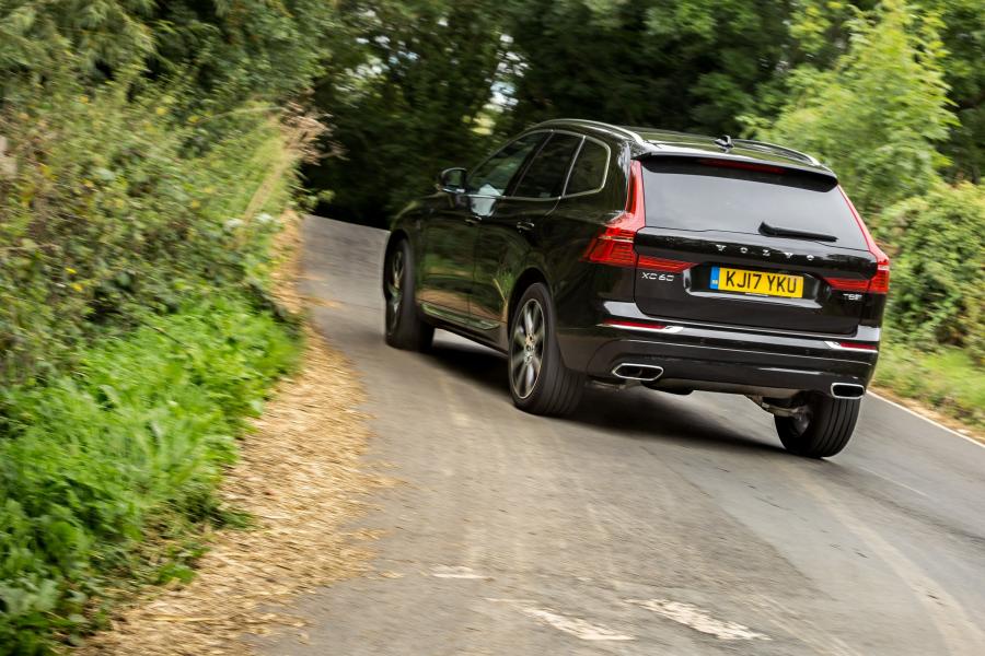  Volvo XC60 T8 Inscription 2017 года  (UK) (фото 30 из 40)